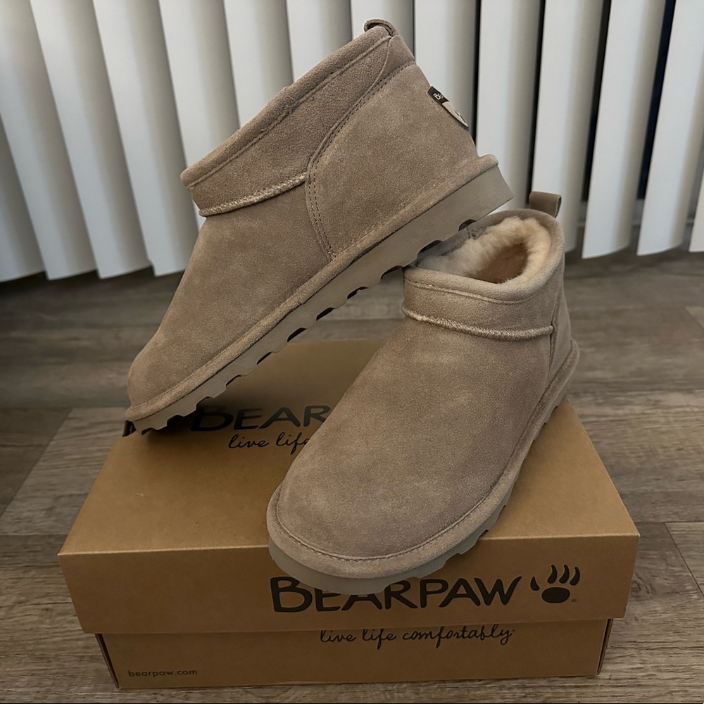Women’s Bearpaw Super Shorty Booties Size 10 M Mushroom Color Brand New
